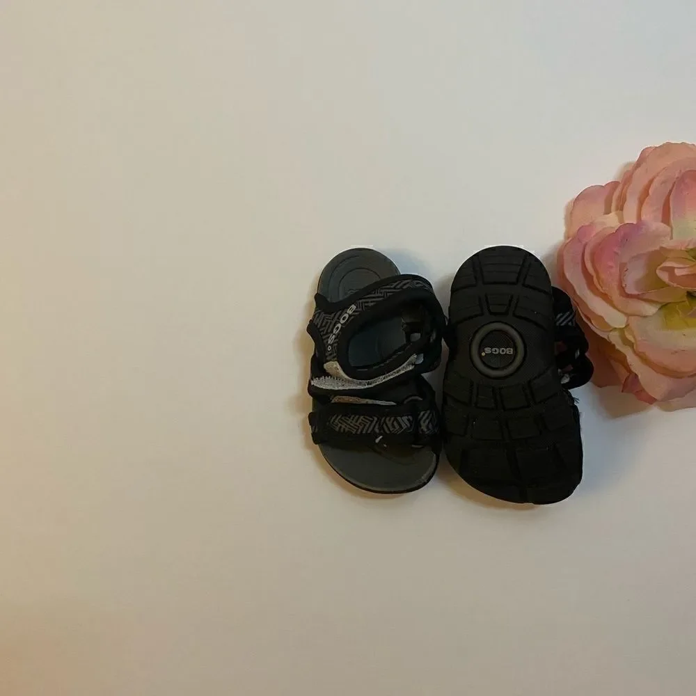 BoGs kids whitefish Shatter Toddler Sandal Size 4